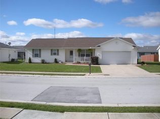 1017 Holley St, Wapakoneta, OH 45895