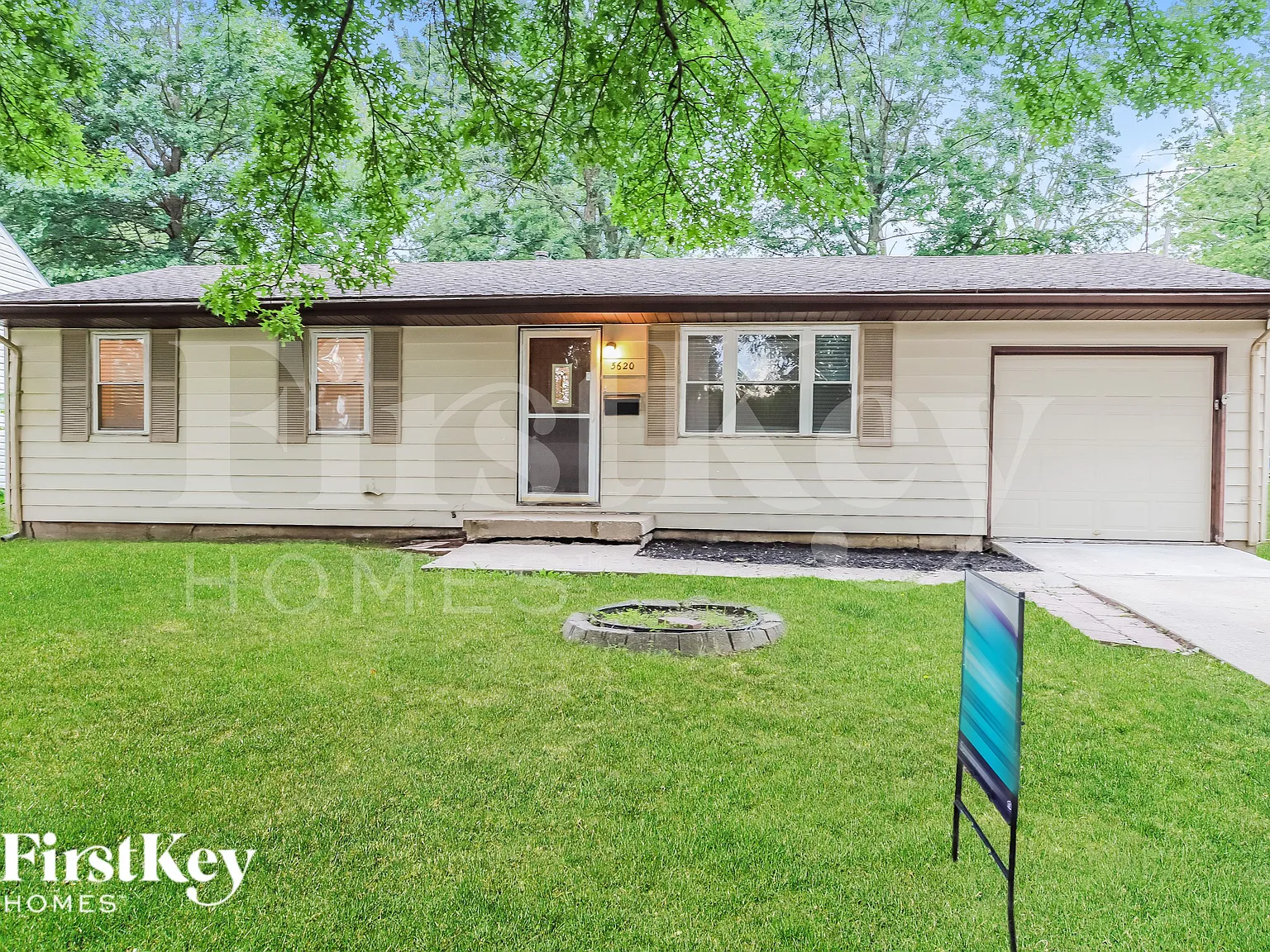 3 bed, 1.0 bath, 1000 sqft, $1,865 — Photo 1