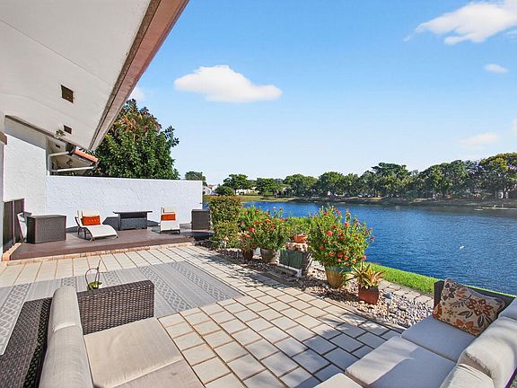 3rd image of 23145 Via Stel