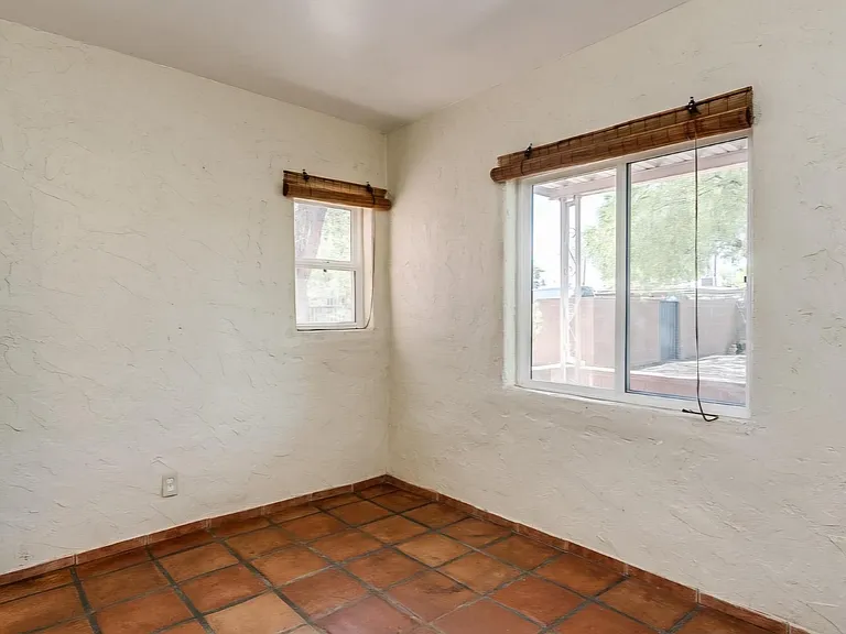 3913 E Montecito St — Photo 15
