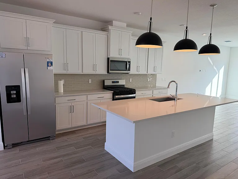 7528 SW Hosford St — Photo 3