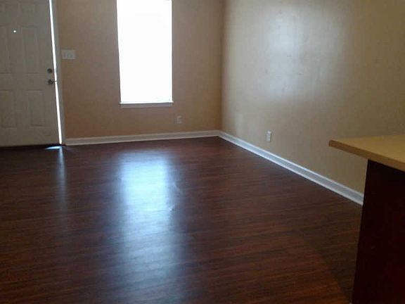 5th image of 176 Hadley Dr