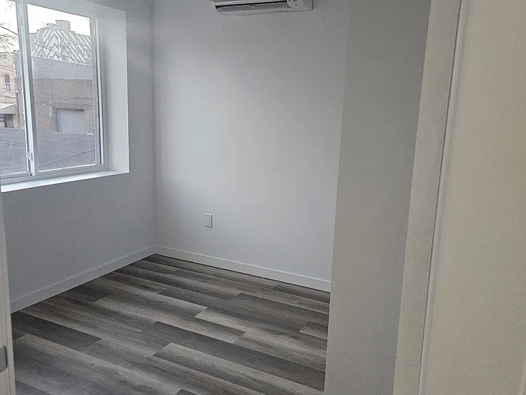 842 Liberty Ave #1B — Photo 2