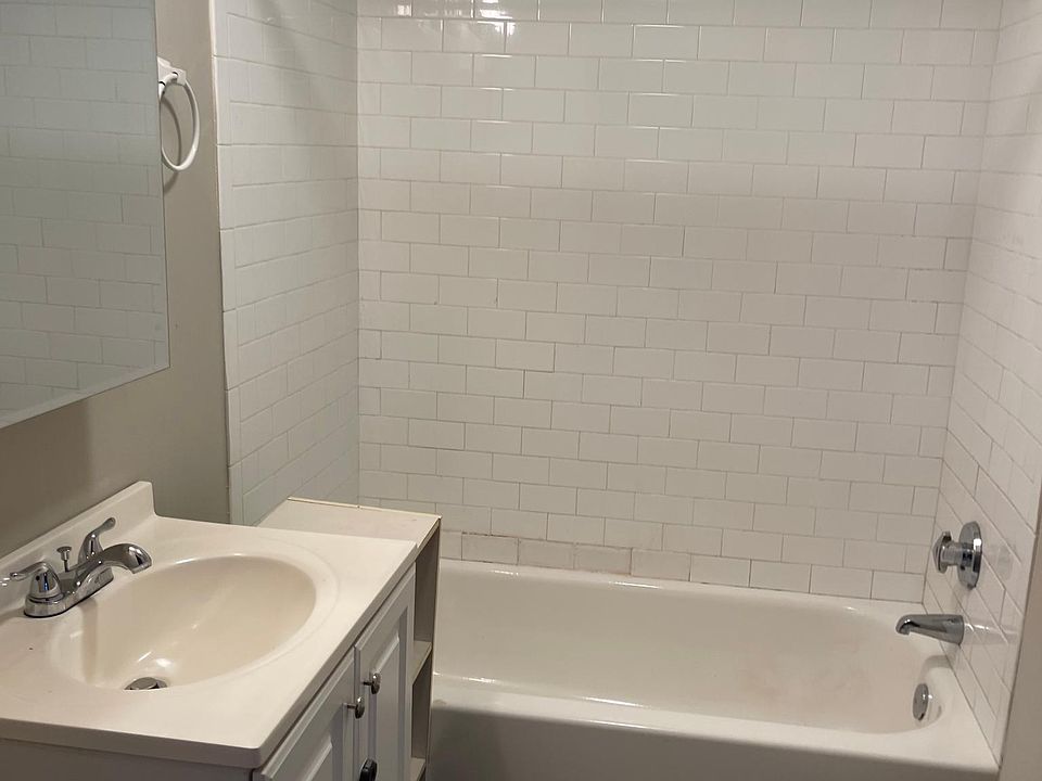 2nd image of 108 N Main St #1A