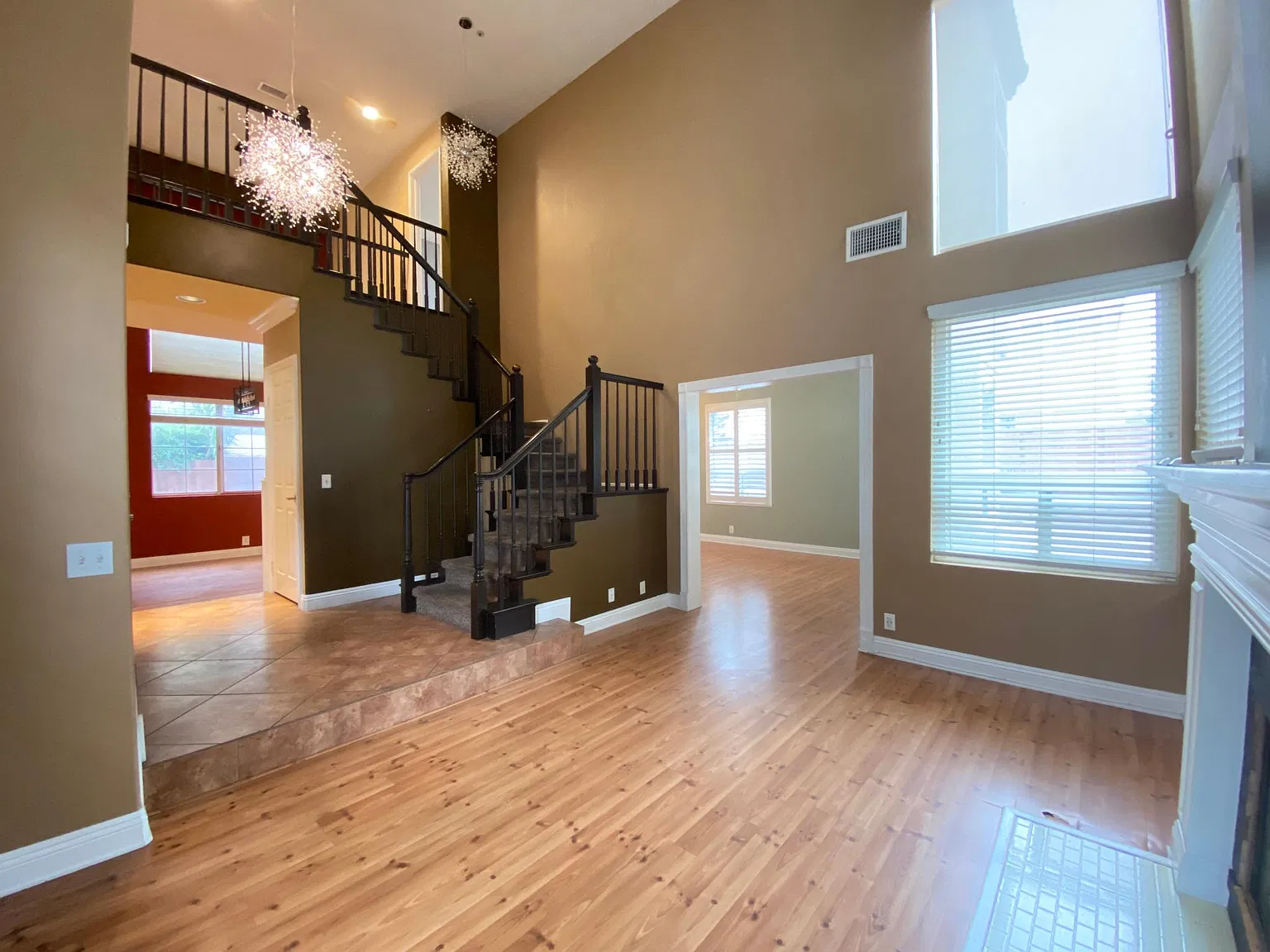 3 bed, 2.5 bath, 1934 sqft, $3,240 — Photo 4