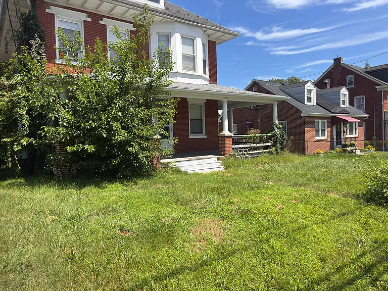 1207 E King Street — Photo 8