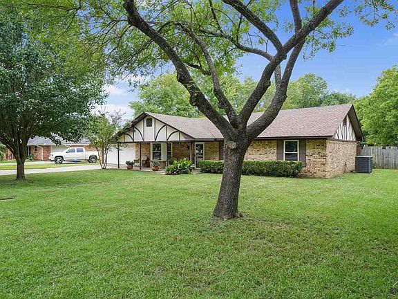 4th image of 401 Gatewood Dr