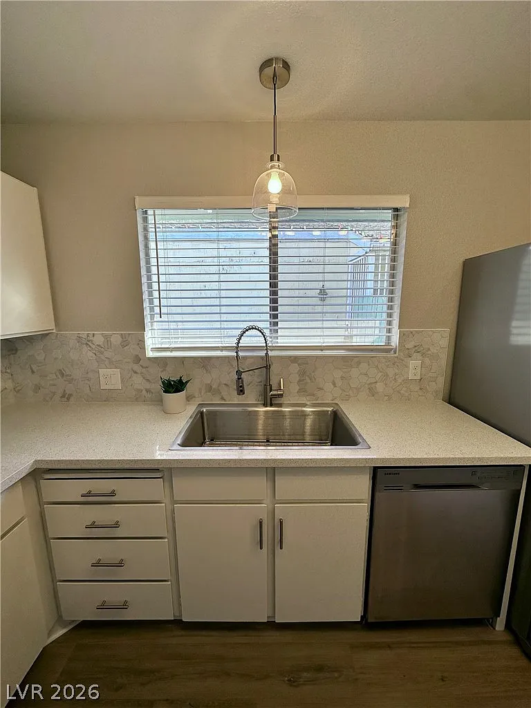 2 bed, 2.0 bath, 1337 sqft, $1,950 — Photo 3