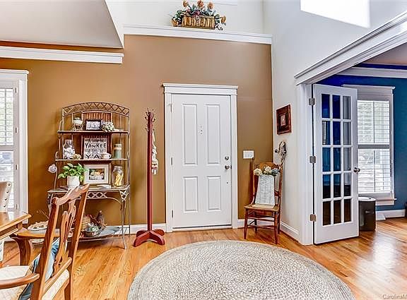 2nd image of 2339 Branch Hill Ln