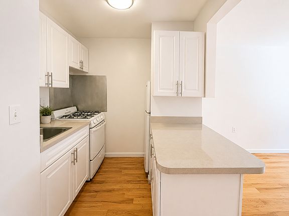 5th image of 333 E 95th St #1F
