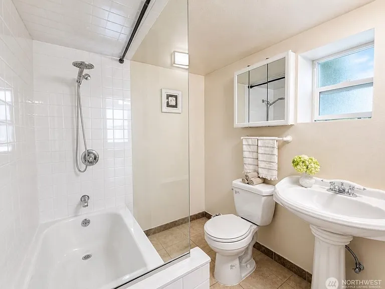 6950 24th Ave SW #1 — Photo 8