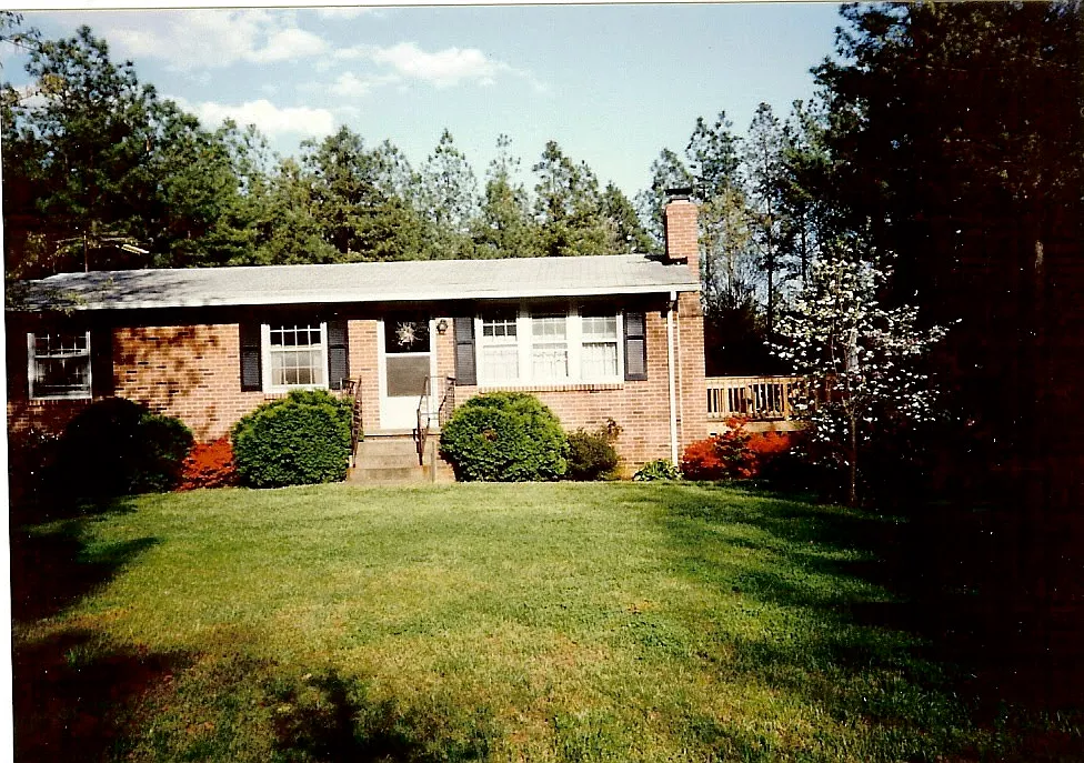 3 bed, 1400 sqft, $2,000 — Photo 1