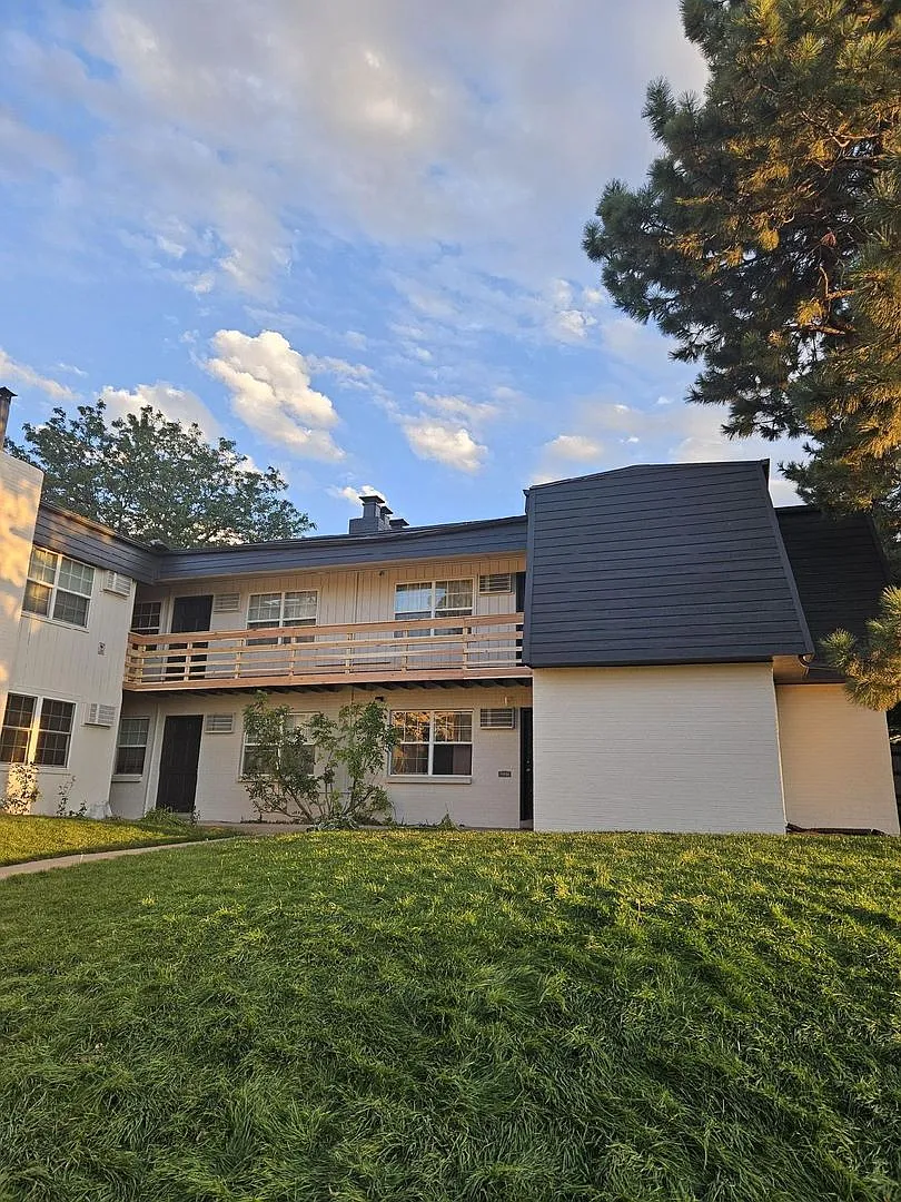 3650 S Cherokee St — Photo 4
