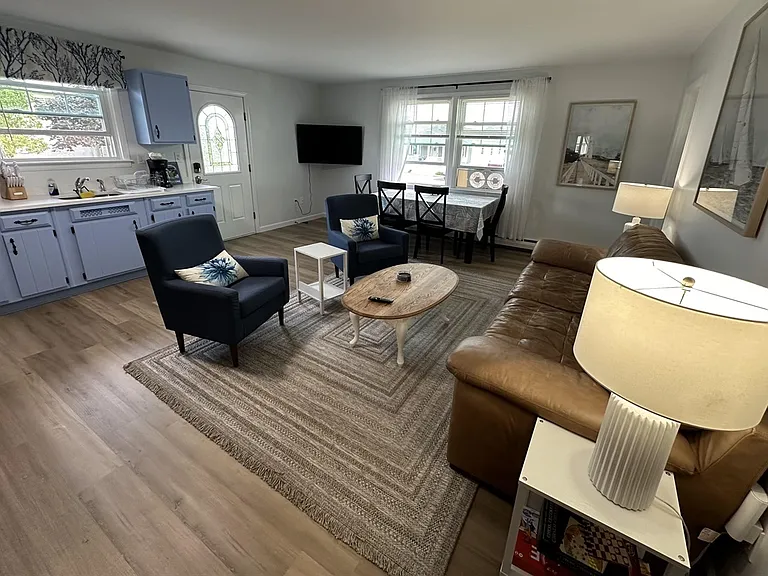 32 Campton St #B — Photo 3