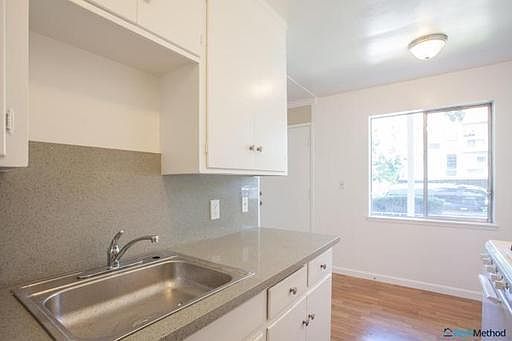 5th image of 1610 Santa Clara St APT 2