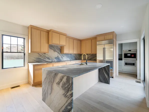 75 Fairgrounds Rd, Nantucket, MA 02554