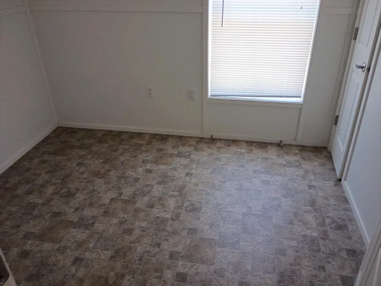 426 Stimpson Rd — Photo 9