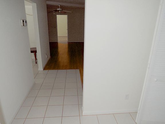 4th image of 134 Lakes End Dr APT A1
