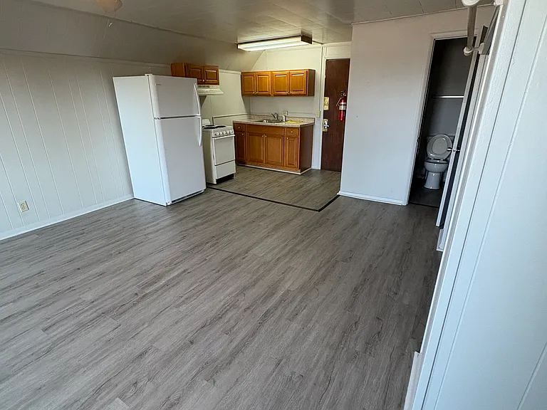 825 E Broadway St #A6 — Photo 5