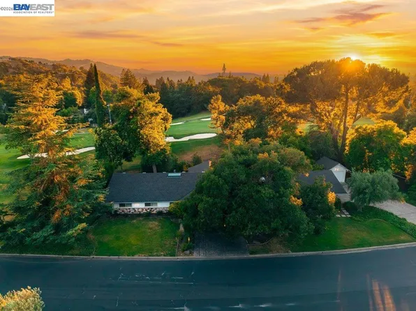 3180 Roundhill Rd, Alamo, CA 94507