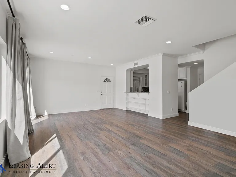 20300 Vanowen St #36 — Photo 5
