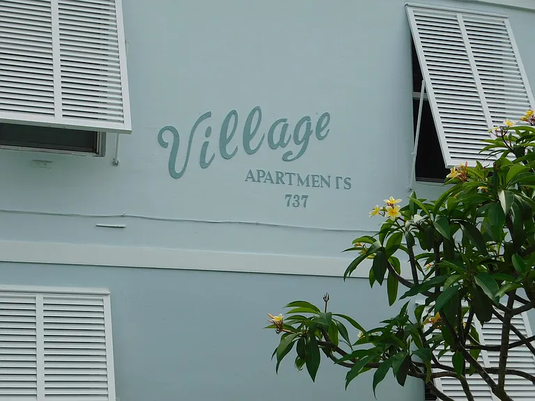 735 Hummingbird Way #202 — Photo 2