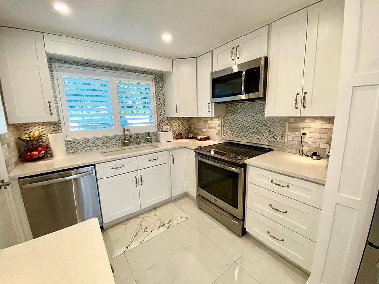 331 Tequesta Dr #118 — Photo 2