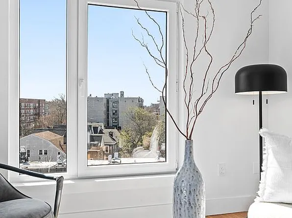 1105 Cortelyou Rd #401, Brooklyn, NY 11218