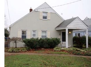 15 Virginia Ave, Palmyra, NJ 08065