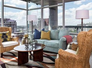 6 E Chestnut St #18J, Chicago, IL 60611