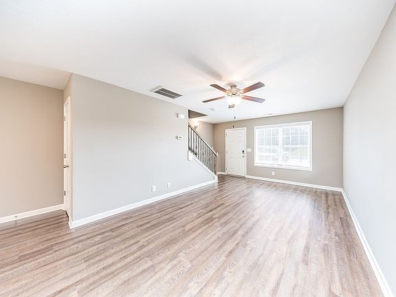 3rd image of 385 Sam Houston Cir
