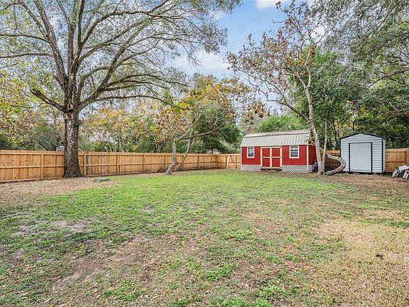 5th image of 17415 Sweetwater Rd