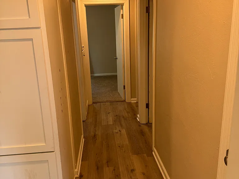 1120 E 5th Ave — Photo 8