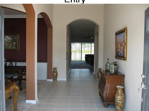 FOYER/ENTRY