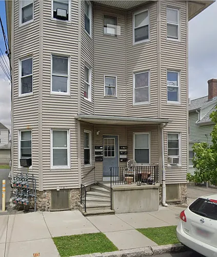 157 Collette St #3W Photo 1
