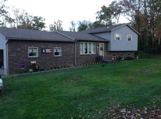 1389 Hillcrest Rd, Wellsville, OH 43968