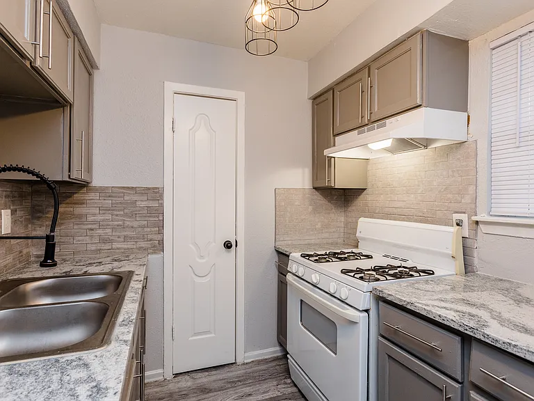 Allendale Village Apartments — Photo 48