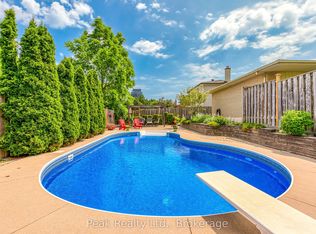 2235 Waycross Cres, Mississauga, ON L5K1J5