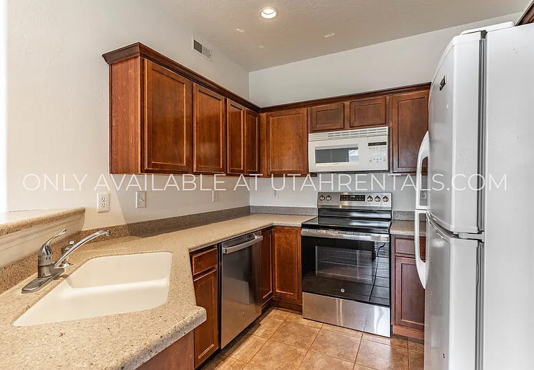 211 Greenfield Cir #150 — Photo 11