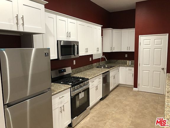 3rd image of 5244 W 55th St