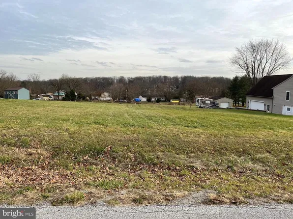 42 McCandless Dr, East Berlin, PA 17316
