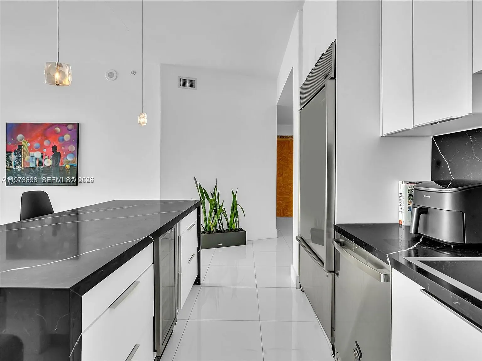 Paramount Bay Condo — Photo 4