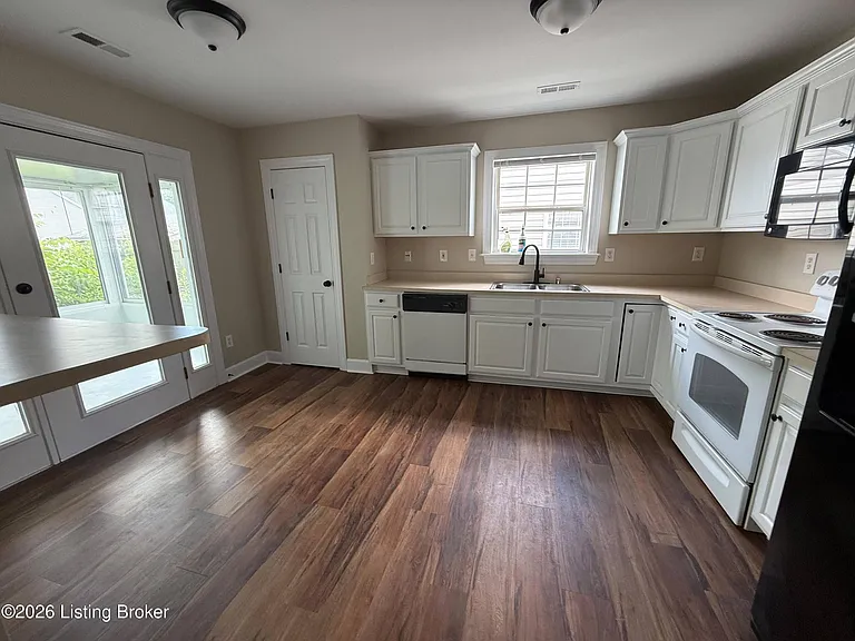 9607 Brooks Bend Rd — Photo 5