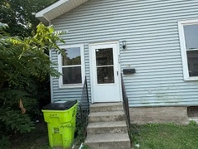 510 W Columbia Ter — Photo 17