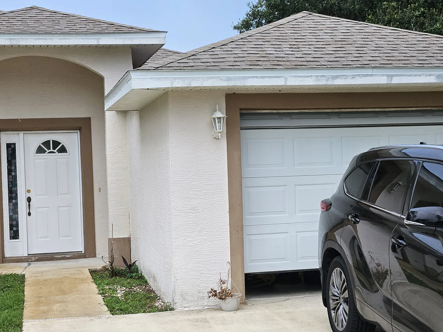 3 bed, 1360 sqft, $1,600 — Photo 1