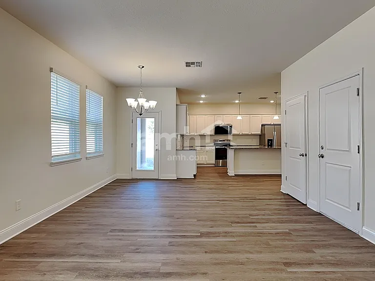 1328 Mount Logan Dr — Photo 5