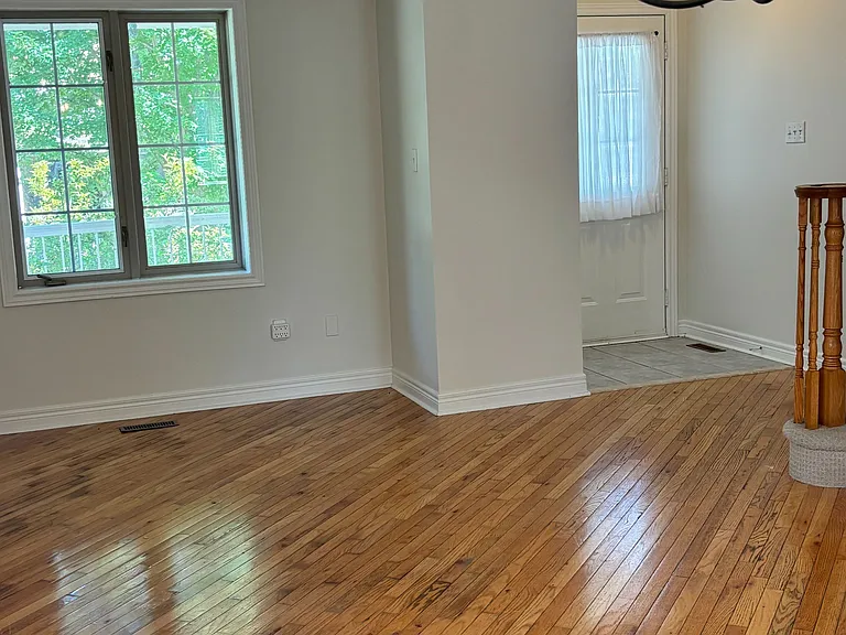 31 Robertson Rd — Photo 4