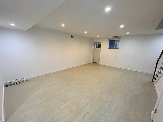 Rented by Premier Metro Realty Corp | media 28