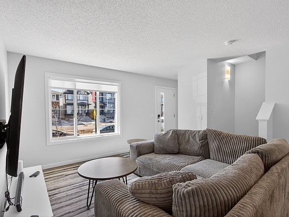 4th image of 2422 Trumpeter Way NW