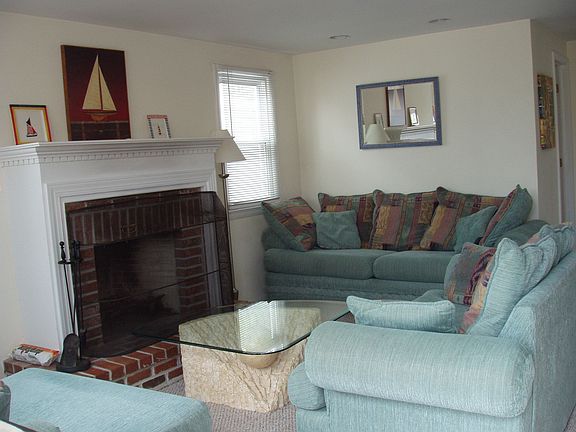 3rd image of 331 Stratford Ave